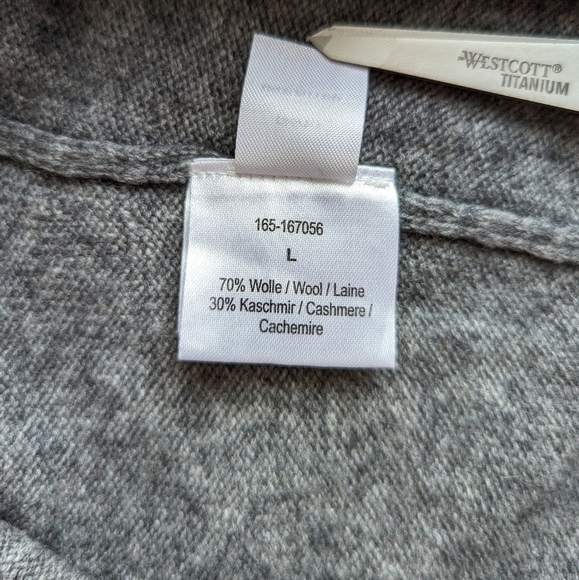 Gray shirt sleeve hooded wool and cashmere blend V neck sweater size Medium - Picture 9 of 9